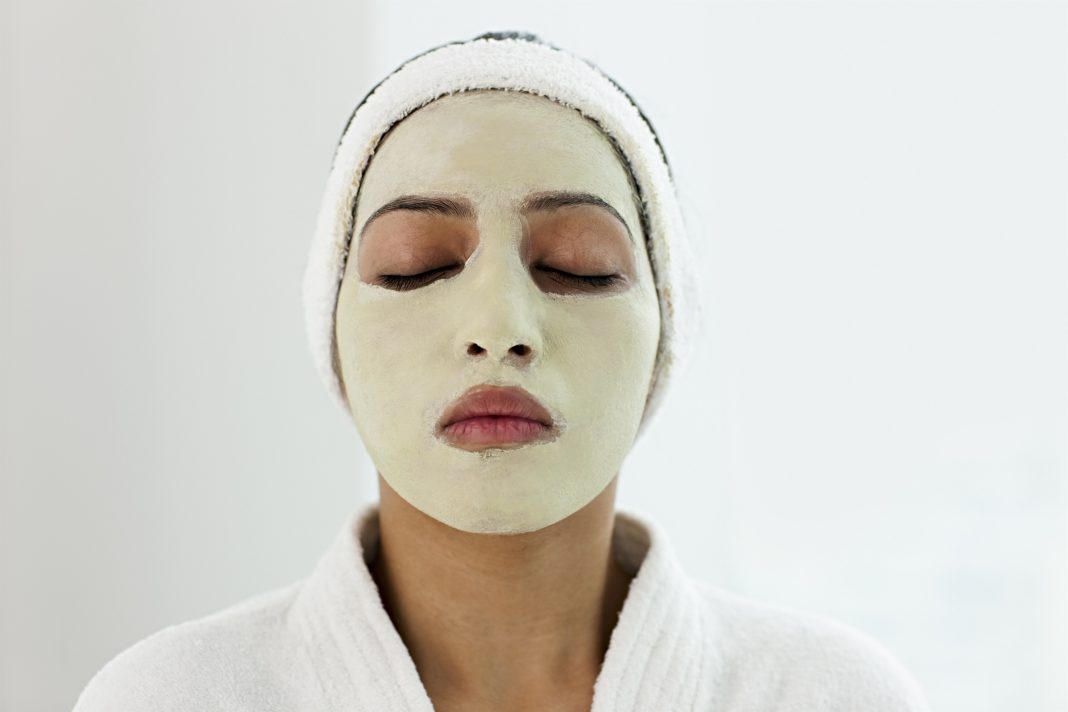 Pack a Gorgeous Glow with These 5 Homemade Multani Mitti Packs